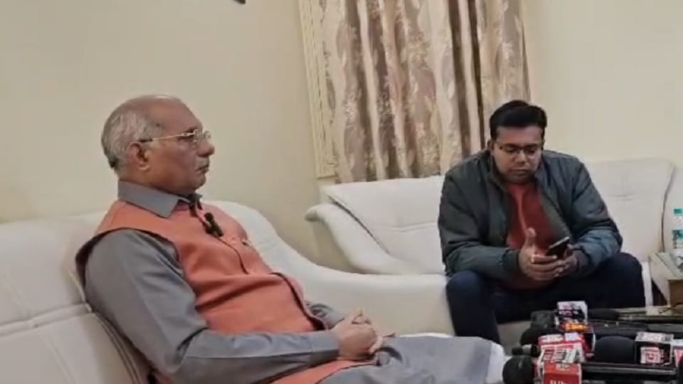 Meerut: Dreaded dogs are taking the lives of children, Animal Husbandry Minister said - feed them bread