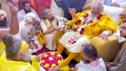 Mahant Nritya Gopaldas Visits Vrindavan Ashram Warm Welcome by Saint Premanand