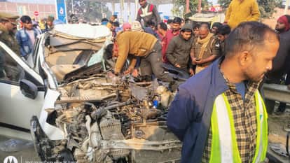 Mirzapur big accident many people died in collision between truck and car