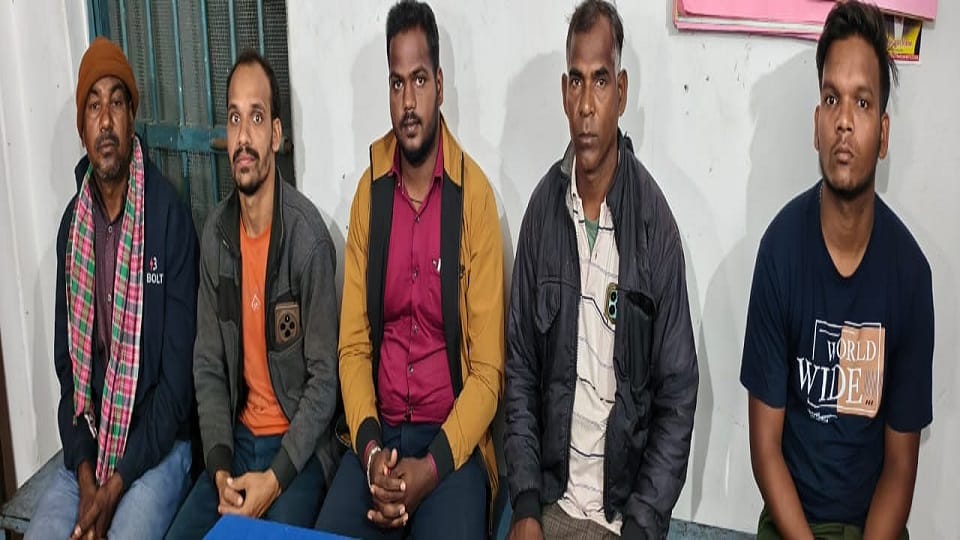 Five accused arrested for assaulting forest workers team was attacked a few days ago in Korba