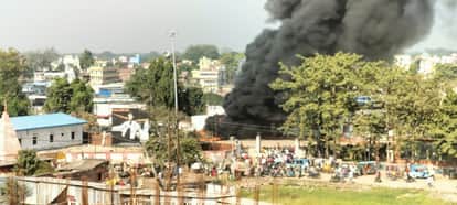 Fire broke out in Sitamarhi railway station premises, brought under control within half an hour
