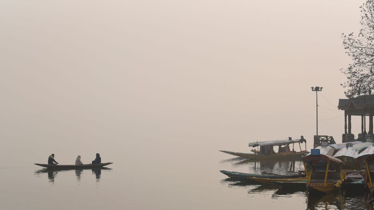 Cold intensifies in the valley, Pulwama records minus 5.5°C; snowfall likely in upper reaches