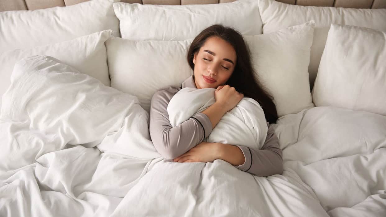 Very few people will know these four benefits of sleeping under a blanket in hindi