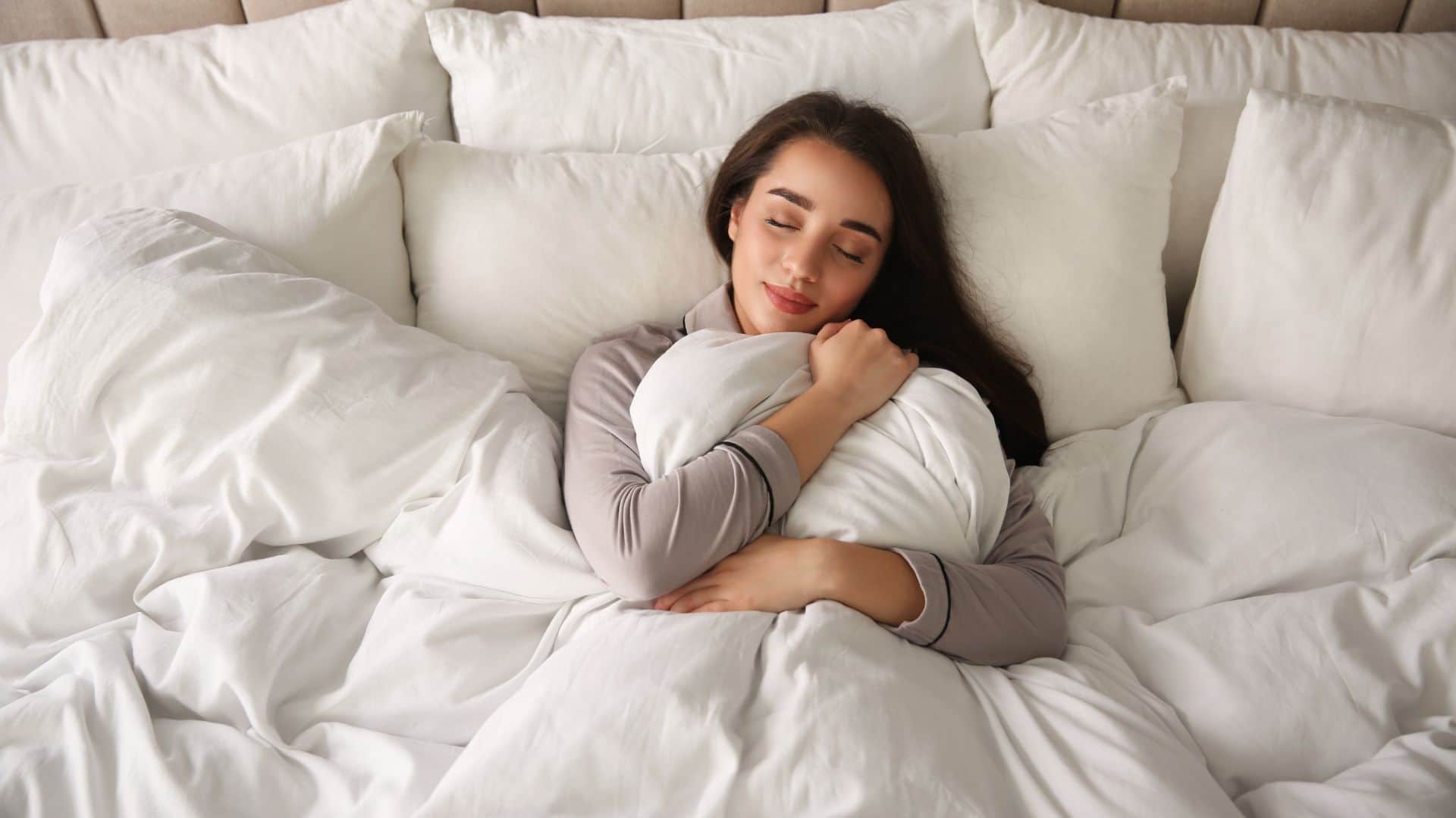 Very few people will know these four benefits of sleeping under a blanket in hindi