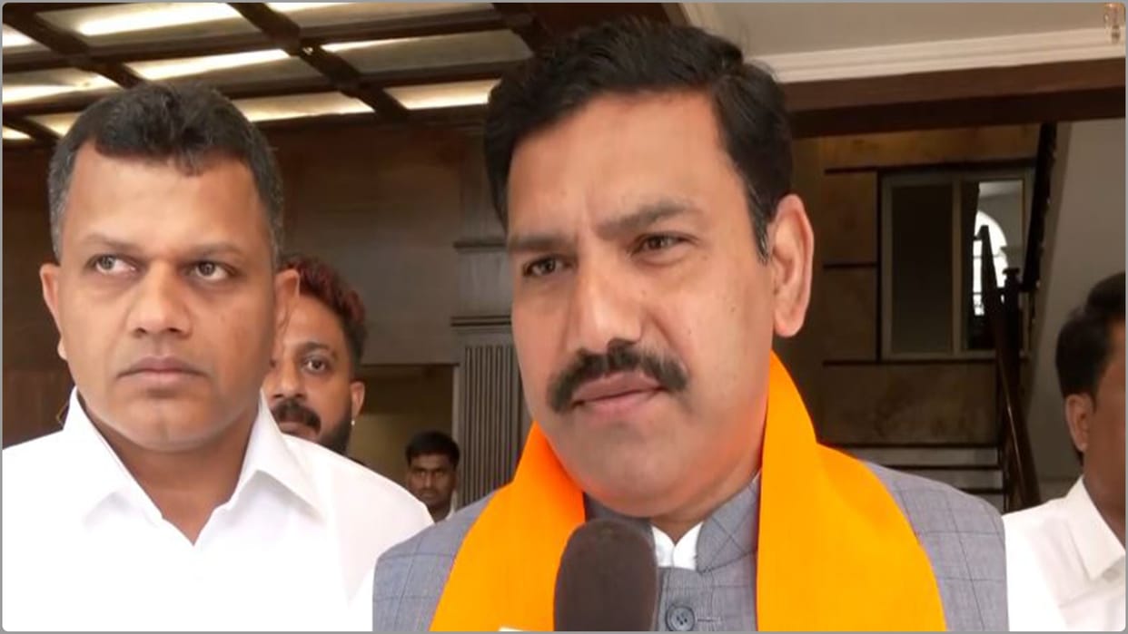 Will not be surprised if Karnataka Congress splits: BJP's BY Vijayendra on tussle for CM post in state