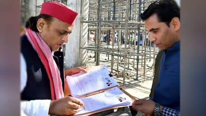 SP chief Akhilesh Yadav filled the SIR form