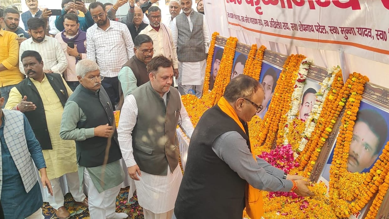 BJP leader pays tribute to late Krishnanand and seven party workers takes political dig at Ansari family