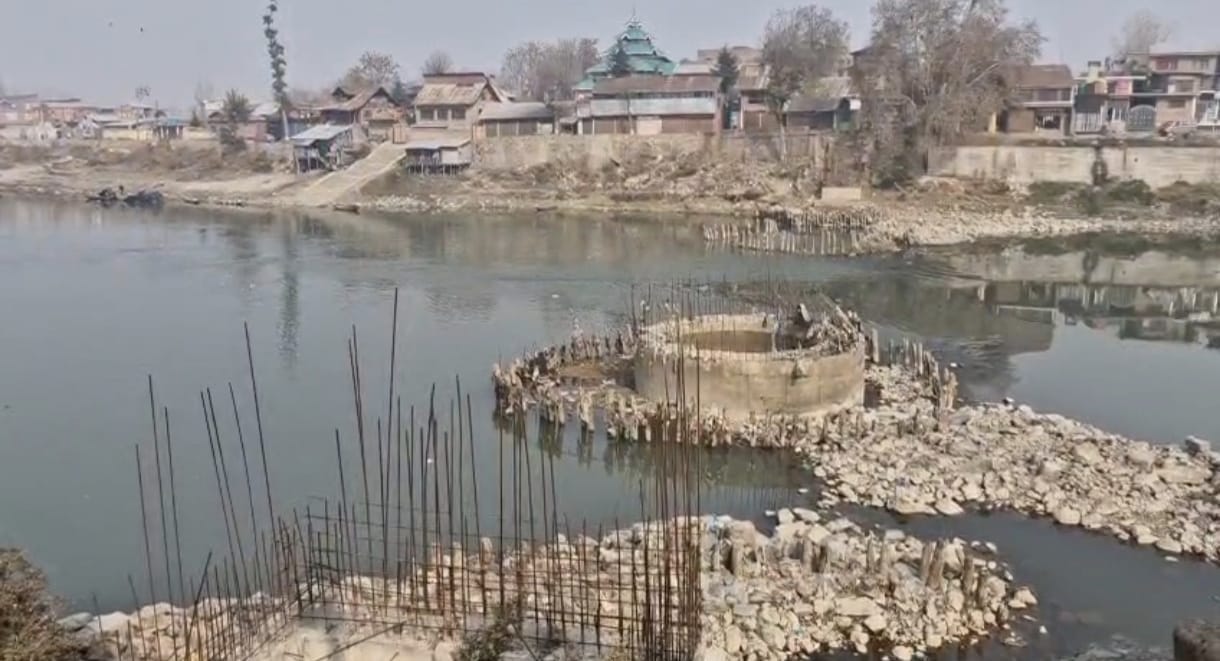 More than 10 years have passed, but the construction of the Sumbal Foot Bridge has not been completed.