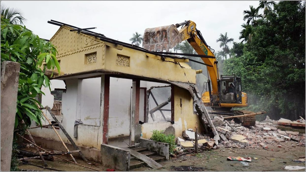 Eviction drive underway in Assam's Nagaon, over 1,500 families affected, News in Hindi
