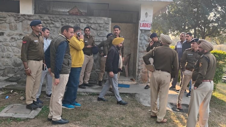 रोज गार्डन में महिला की हत्या:मर्डर या सुसाइड; 5 साल पहले शादी, फिर छोड़ दिया पति, दीक्षा के बैग से क्या मिला – Murder Or Suicide Of Woman In Chandigarh Rose Garden