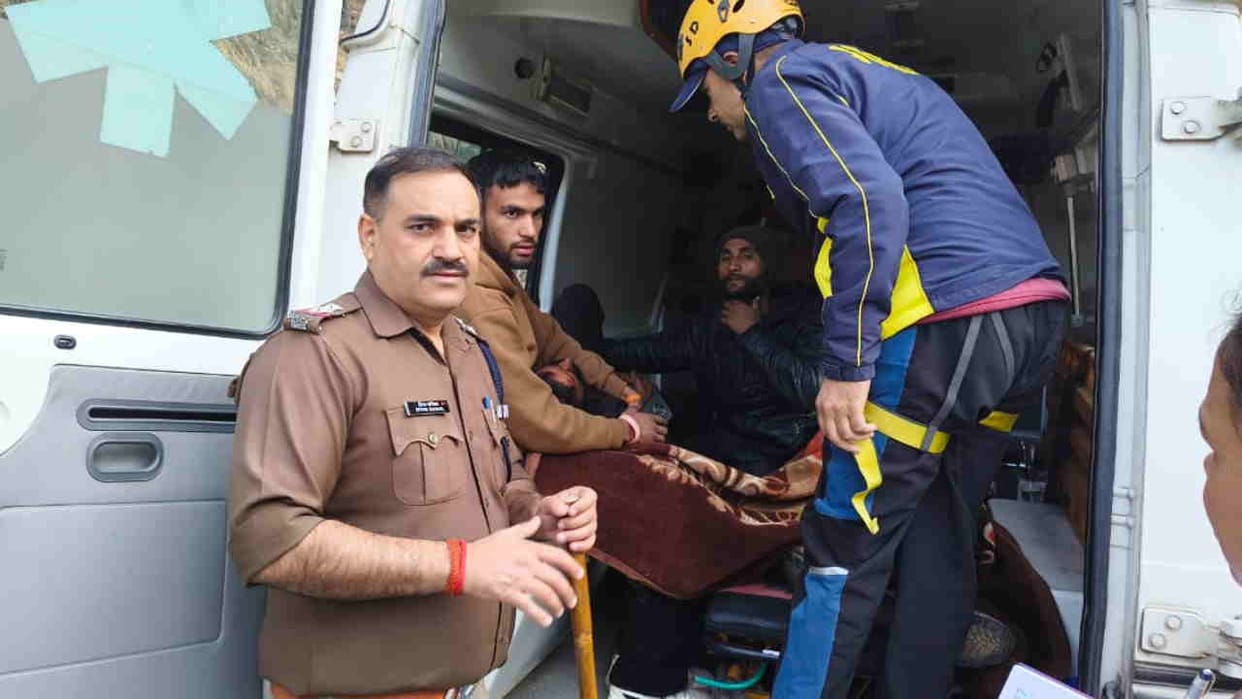 Accident in kalsi Vehicle accident near Dehradun Kalsi Dam one youth dead people seriously injured