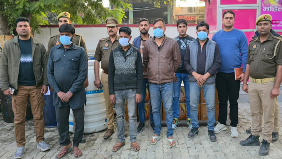 Auraiya: Four accused of stealing oil from a truck arrested, 7,240 liters of mustard oil recovered