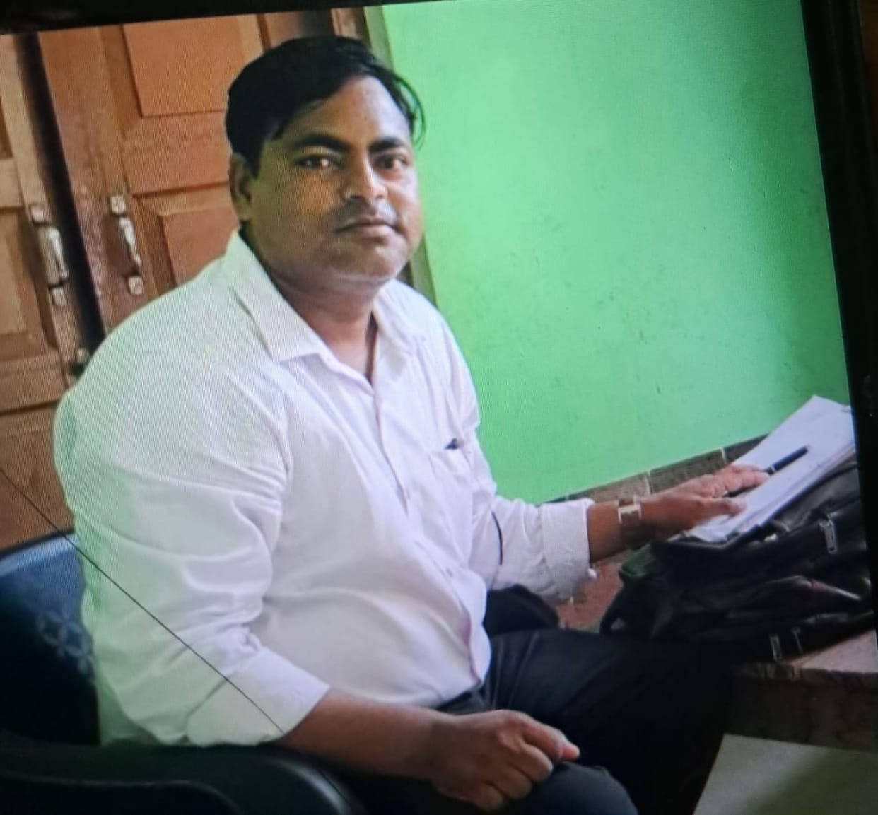 Lekhpal dies of heart attack while on voter revision duty