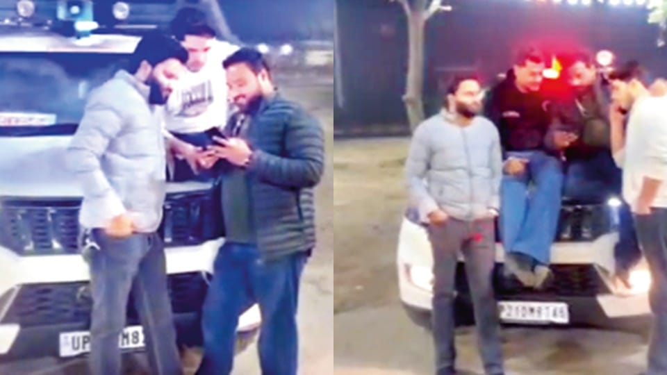 Moradabad: reel made by putting magistrate board on red light vehicle, police searching for youth