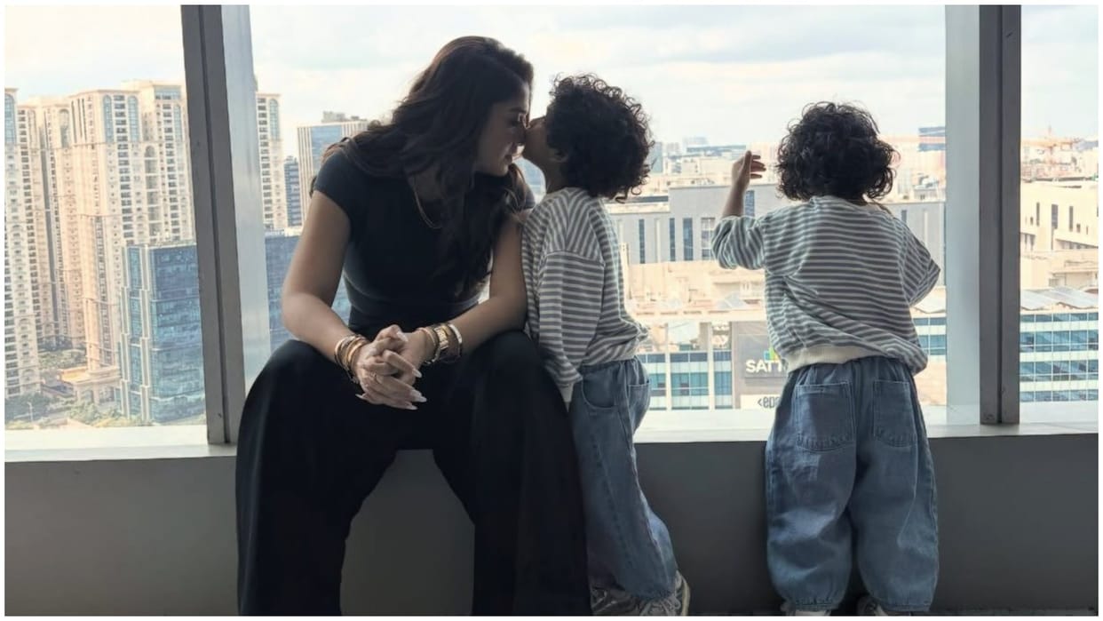 Nayanthara shares pictures with her twins ulag and uyir they gifted special gift to our mom