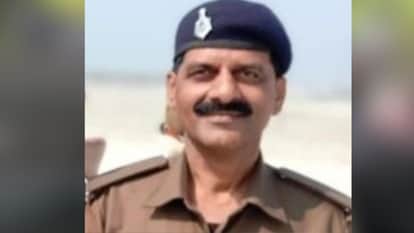 Bihar News: The police officer who came to the court for remand was arrested when liquor was found in the room