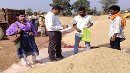 Paddy procurement accelerated and farmers were paid promptly and strict action was taken against illegal stora