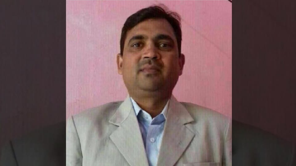 BLO busy in voter revision postponing mother after death rites