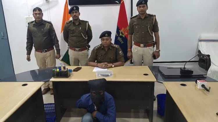 Bihar Crime: गुजरात में ज्वेलरी दुकान लूट व हत्या का आरोपी वैशाली से दबोचा गया, देशी पिस्तौल भी बरामद