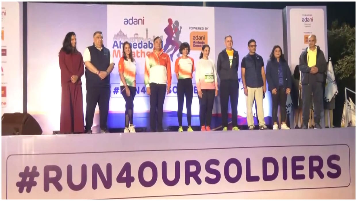 Mandira bedi and Preeti Jhangiani joins in adani ahmedabad marathon which is dedicated to indian soldiers