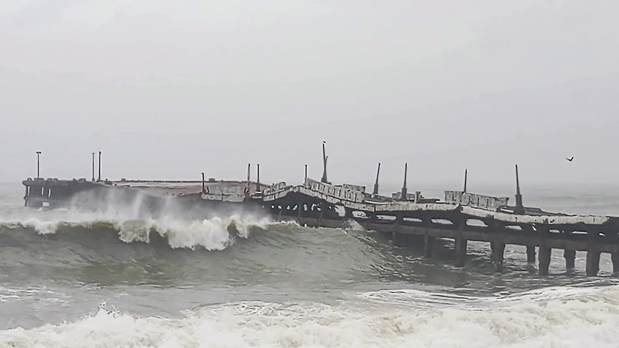 Cyclone Ditwah Update 30th November Morning Tamil Nadu Andhra Pradesh heavy rainfall