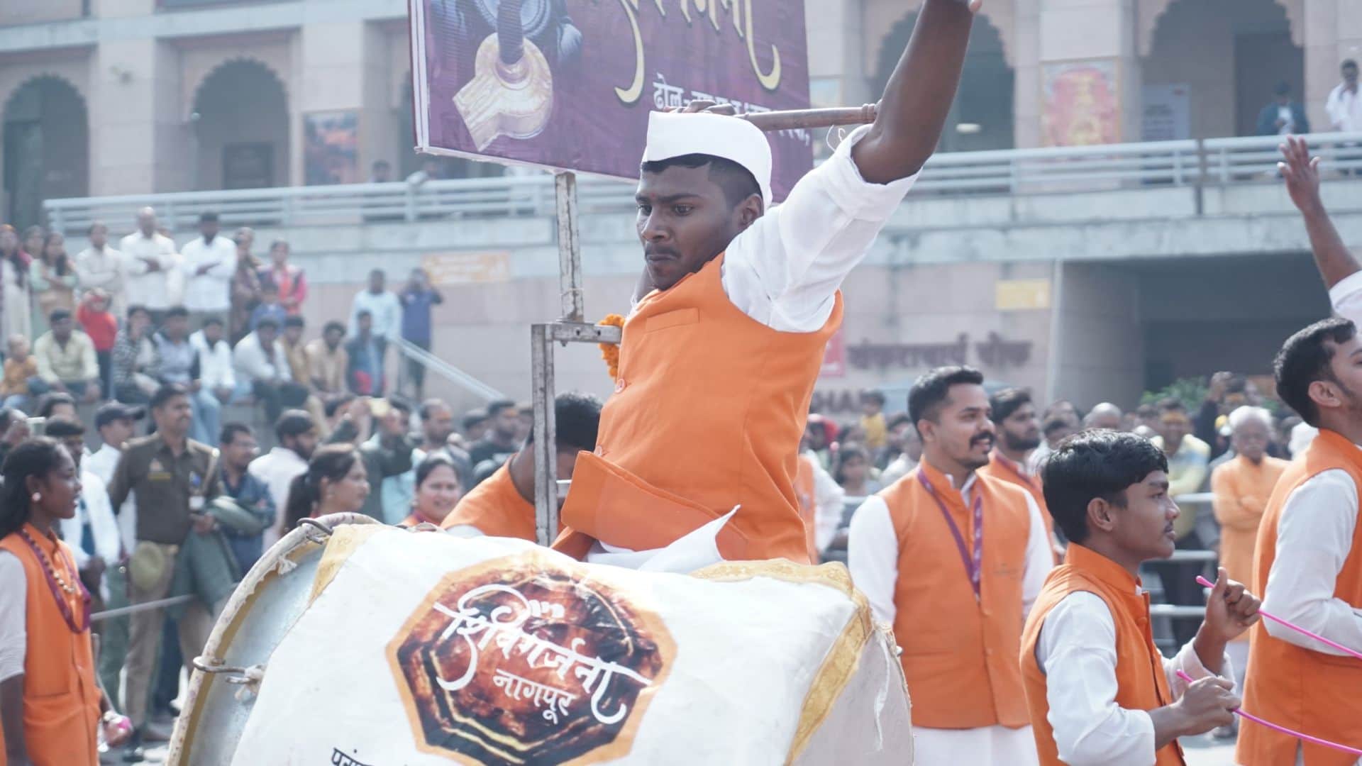 kashi Vishwanath Dham resounded with drums and chants saffron-clad youth played damru photos
