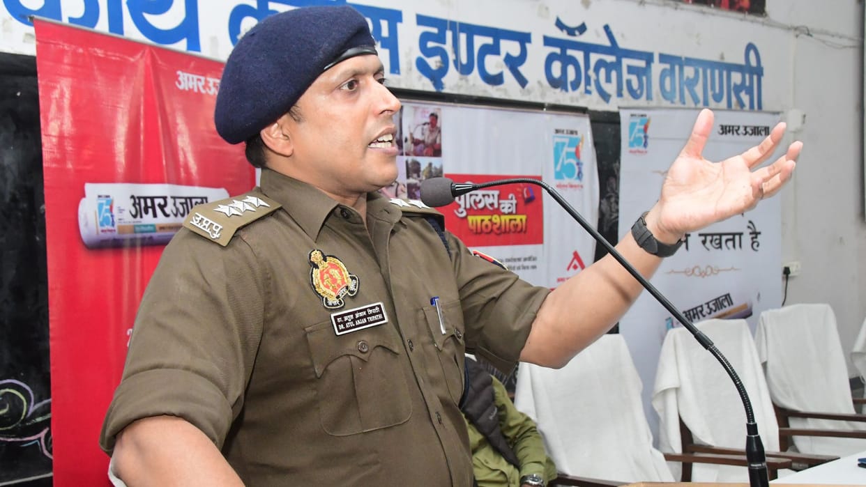 Varanasi News Five ACP Transferred in Varanasi Commissionerate Vidush Saxena Moves to Shahjahanpur