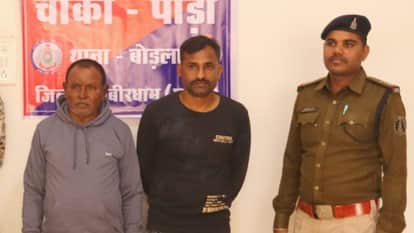 Kabirdham police arrested two trainers who made fake liquor