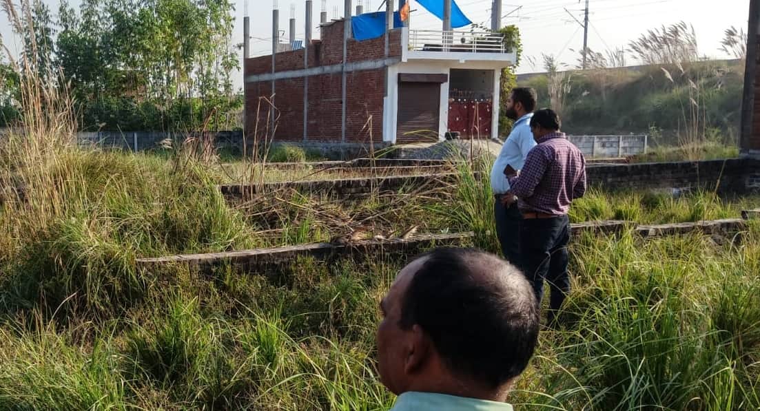 Kanpur Stone pelting on KDA team indecency with inspector and constable report against eight two arrested