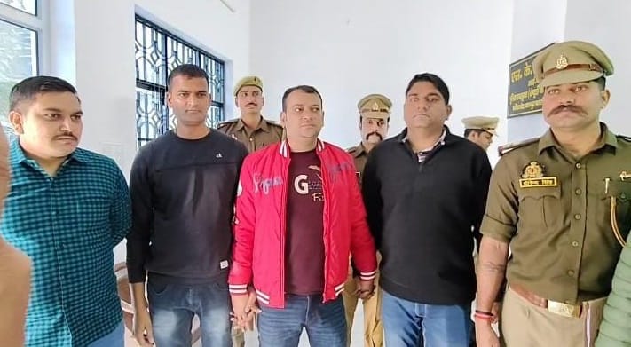 Kanpur Gangster Sablu cried in front of  media said  Sir I will not commit crime now