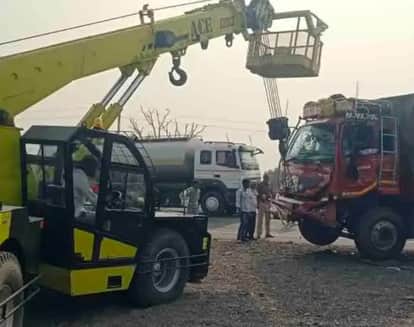 The havoc of speed...A horrific road accident on the Manoharpur-Dausa highway...An Eco car was crushed to