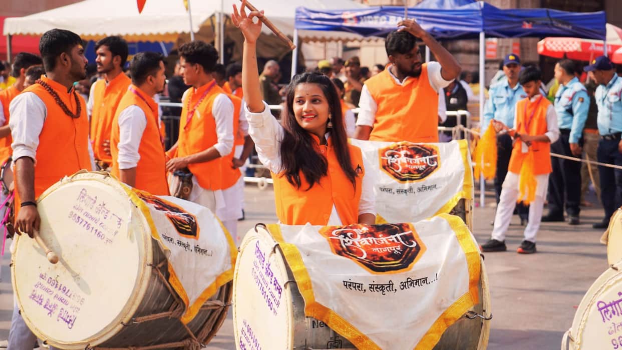 kashi Vishwanath Dham resounded with drums and chants saffron-clad youth played damru photos
