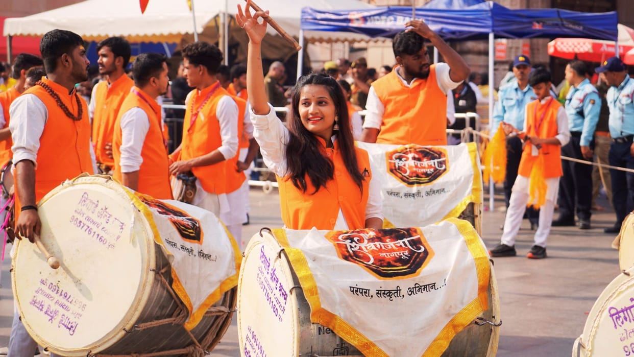kashi Vishwanath Dham resounded with drums and chants saffron-clad youth played damru photos