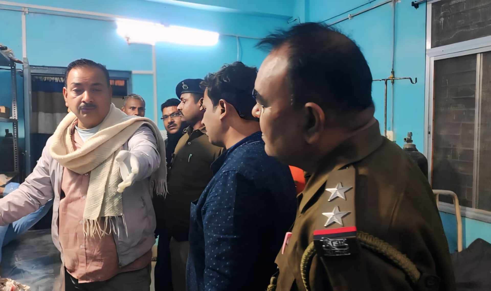 मौके पर मौजूद पुलिस