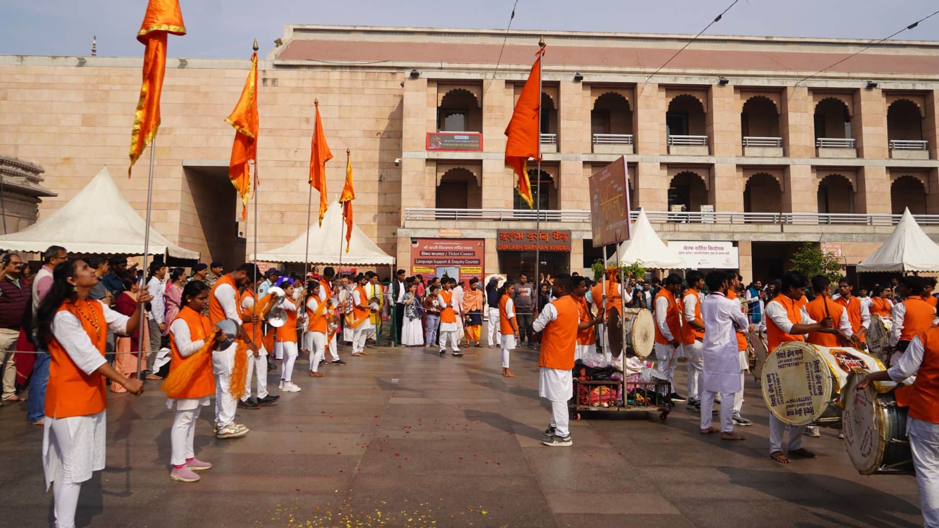 kashi Vishwanath Dham resounded with drums and chants saffron-clad youth played damru photos