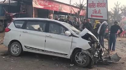 Uncontrolled dumper hits car, three injured in mathura
