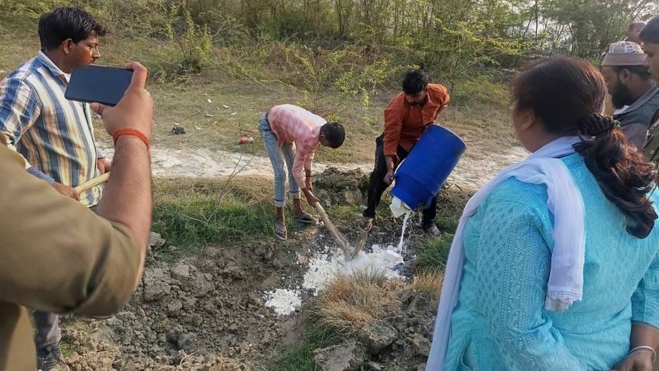 factory producing substandard cheese was discovered in Rae Bareli 280 kg of cheese was destroyed in raid