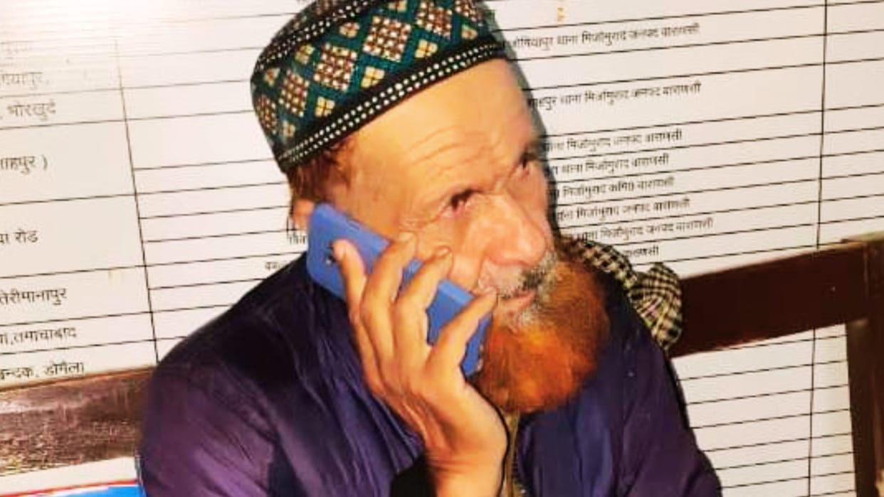 Afghan man found in Varanasi old man staying in mosques without visa passport, heading to Nagpur