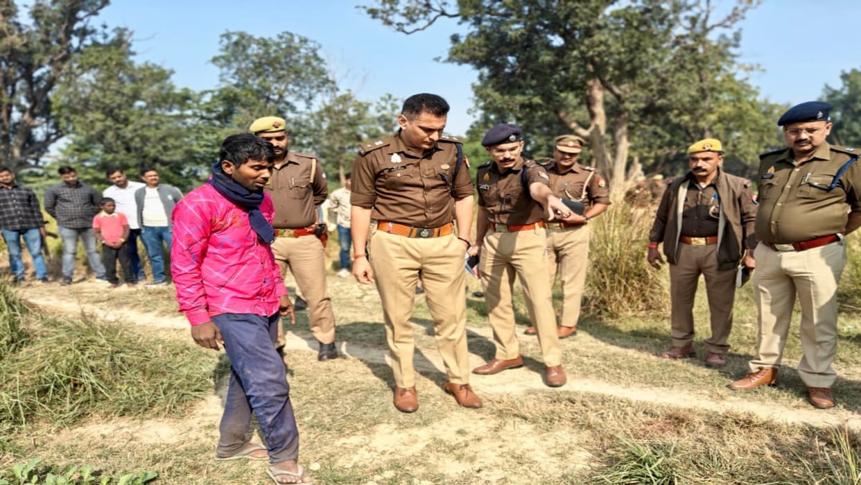 Body of a boy who had gone to a wedding procession found lying in a field, suspicion of murder