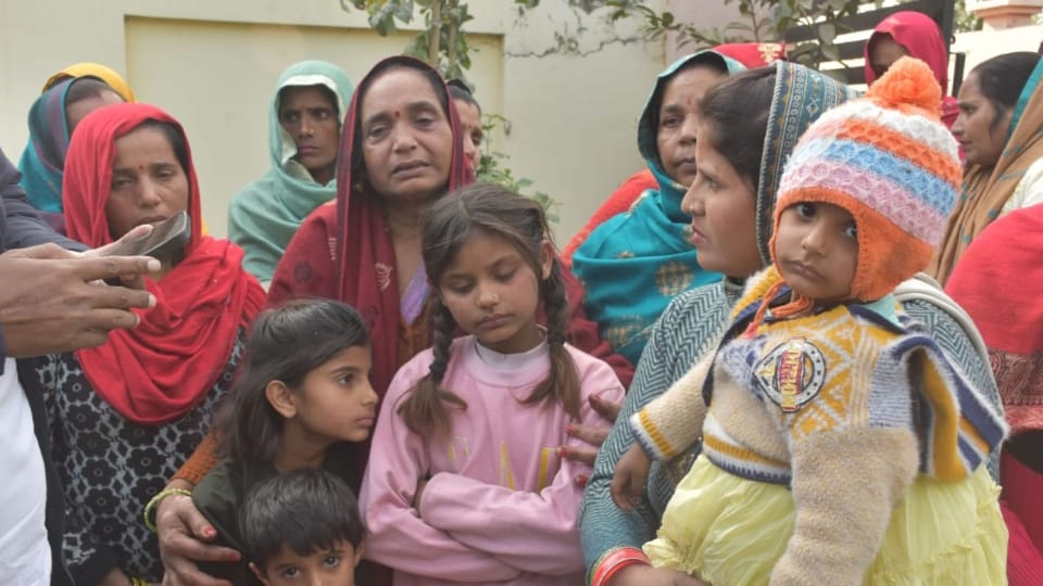 Target not achieved, BLO commits suicide in Moradabad Pain expressed in a three-page suicide note