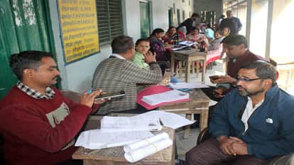 SIR form uploading work in Hathras