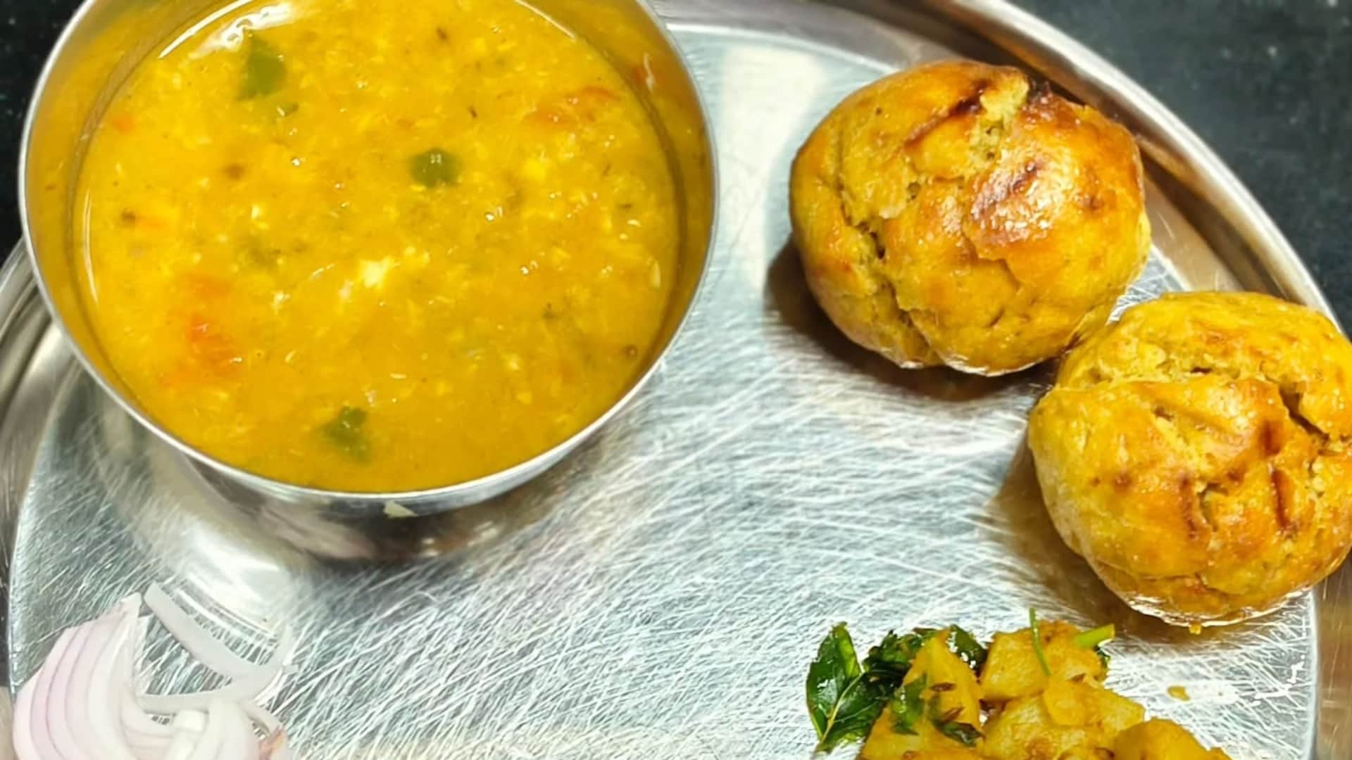 how to make dal bafle at home in hindi dal bafle kaise banate hain