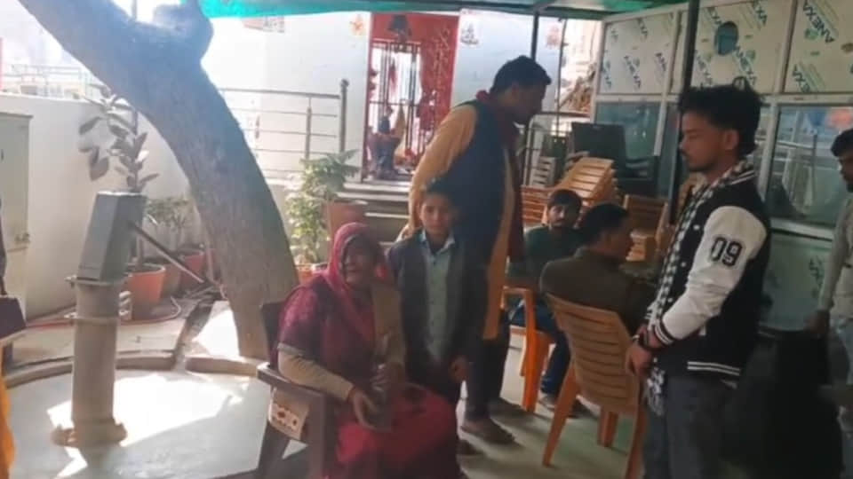 man killed his wife on suspicion of an illicit relationship IN Fatehpur