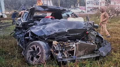 Two dead and two injured in a road accident in gadarpur