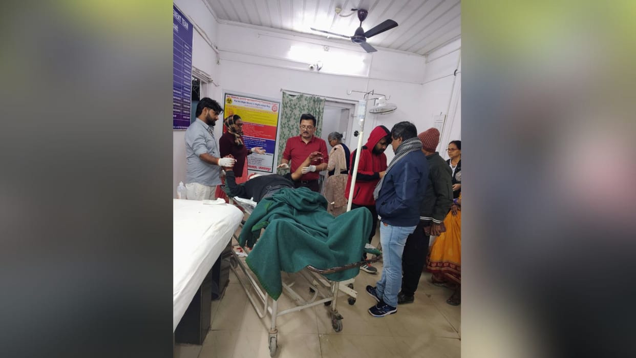 Bihar: Criminals emboldened, railway employee attacked with knife during snatching