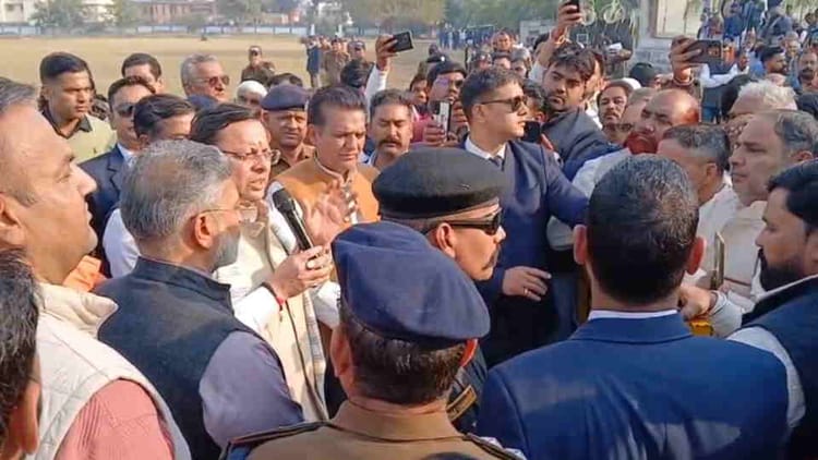 Haridwar News: हरिद्वार पहुंचे सीएम धामी, गन्ना मूल्य बढ़ाने पर किसानों ने जताया आभार