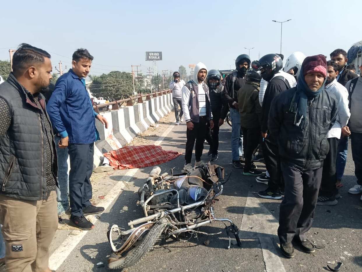 Youth Dies After Tractor Coming From Wrong Side Hits Bike on Khirwa Flyover in Meerut
