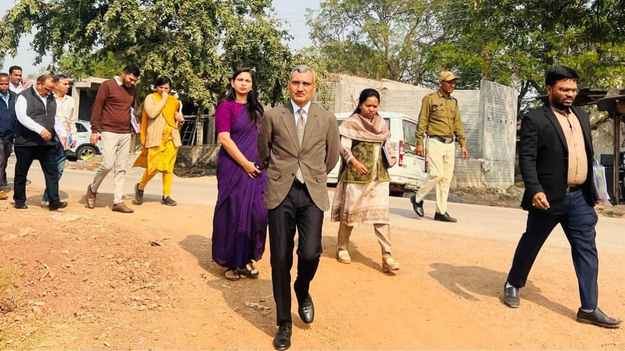 Collector inspected preparations for state level Guru Ghasidas Jayanti program in Navagarh in Bemetara