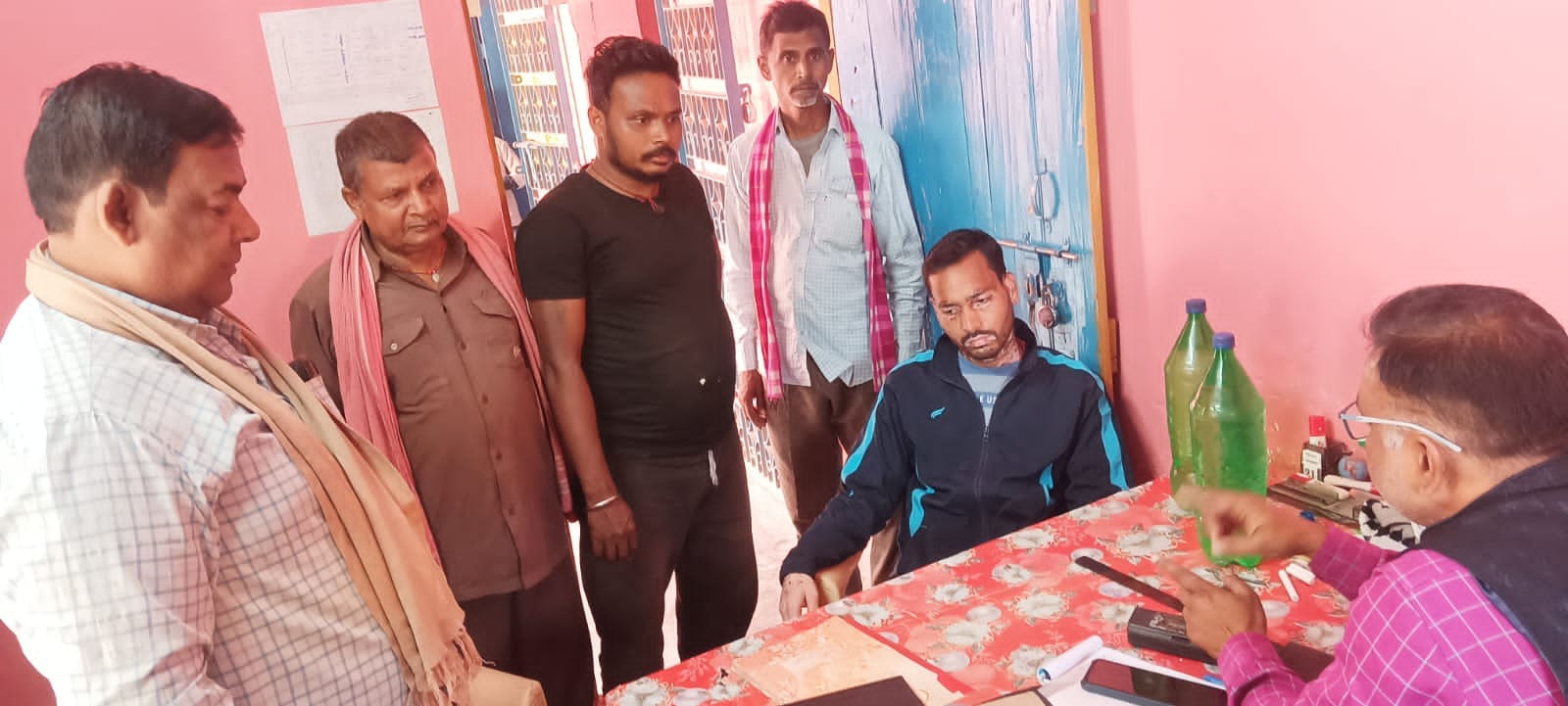 मिड डे मील पर लापरवाही पड़ी भारी।