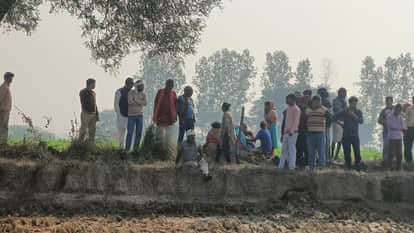 Kanpur: Body of youth found hanging from a tree, family alleges murder
